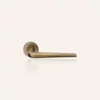 Kép 6/6 - Linea Cali Brixia Zincral súrolt bronz körrozettás kilincsgarnitúra 479 RB 101 OG