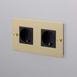 Kép 2/5 - Buster+Punch 2G dugalj, sárgaréz / Schuko Type F / CSC-051986