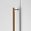 Kép 2/8 - Buster+Punch Cross CLOSET BAR szatén sárgaréz 760 mm bútorfogantyú UK-CB-760-BR-A
