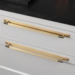 Kép 1/6 - Buster+Punch Linear szatén sárgaréz plate bútorfogantyú