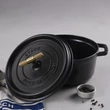 Kép 3/8 - Buster+Punch COCOTTE / ⌀ 24CM / STAUB fekete - sárgaréz lábas UKA-064233