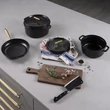 Kép 6/8 - Buster+Punch COCOTTE / ⌀ 24CM / STAUB fekete - sárgaréz lábas UKA-064233