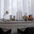 Kép 3/5 - Buster+Punch Machined Candelabra szatén rozsdamentes acél asztali gyertyatartó / UK-MA-CAN-ST-A