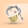Kép 2/2 - Metalmorphose aranyozott / krém muffin kulcstartó MTM325-02