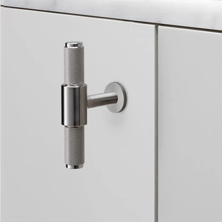 Buster+Punch Cross szatén rozsdamentes acél T-rúd