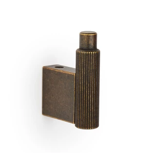 Rusztikus sárgaréz L623