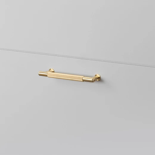 Buster+Punch Linear szatén sárgaréz bútorfogantyú