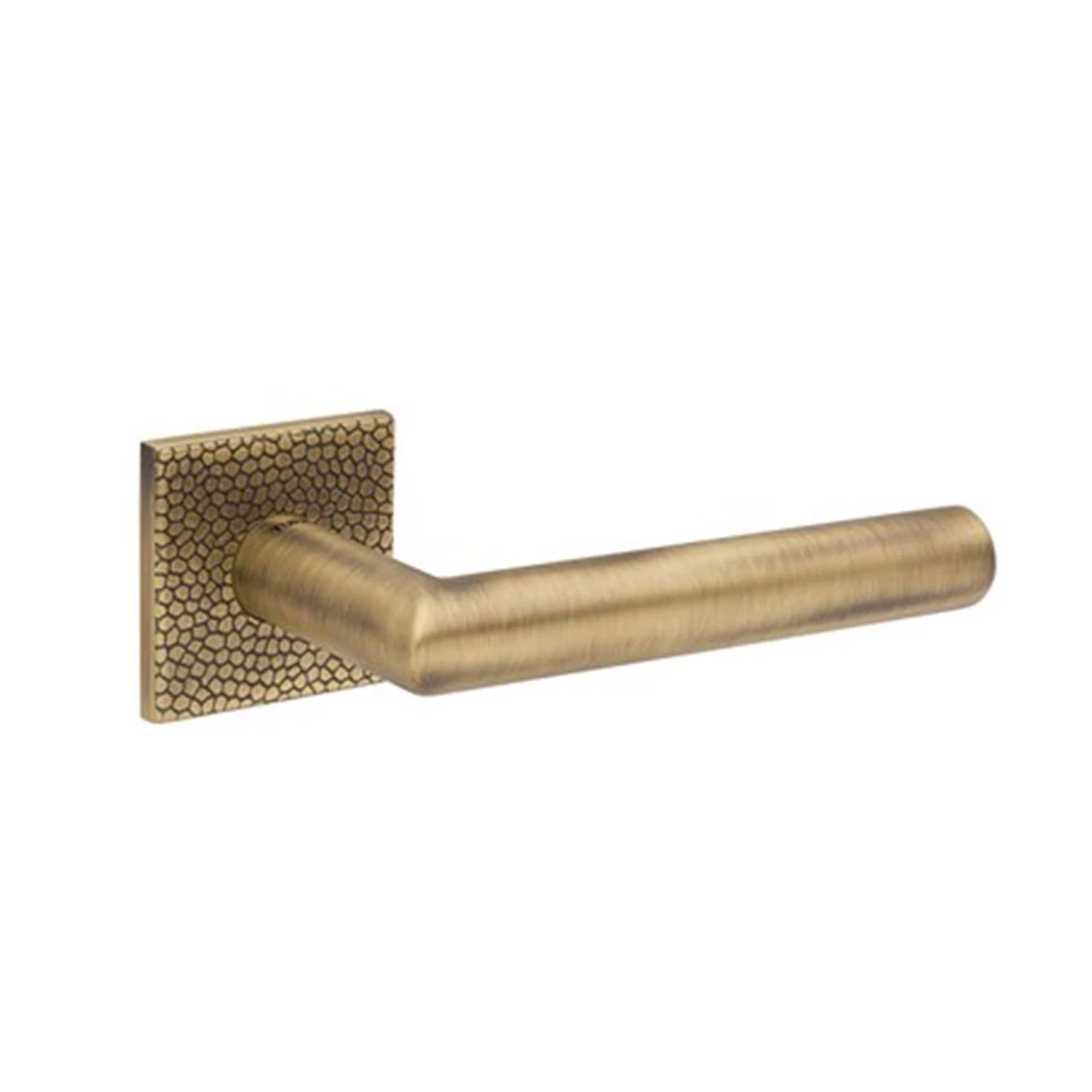 Tupai Thema 5SQ Texture (kavics motívummal) matt bronz lapos négyzetrozettás kilincsgarnitúra T1