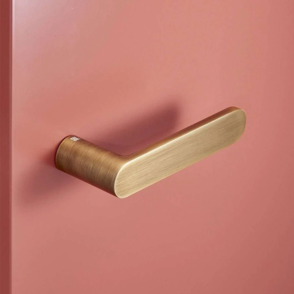 Nuda Pure súrolt bronz rozetta nélküli kilincsgarnitúra