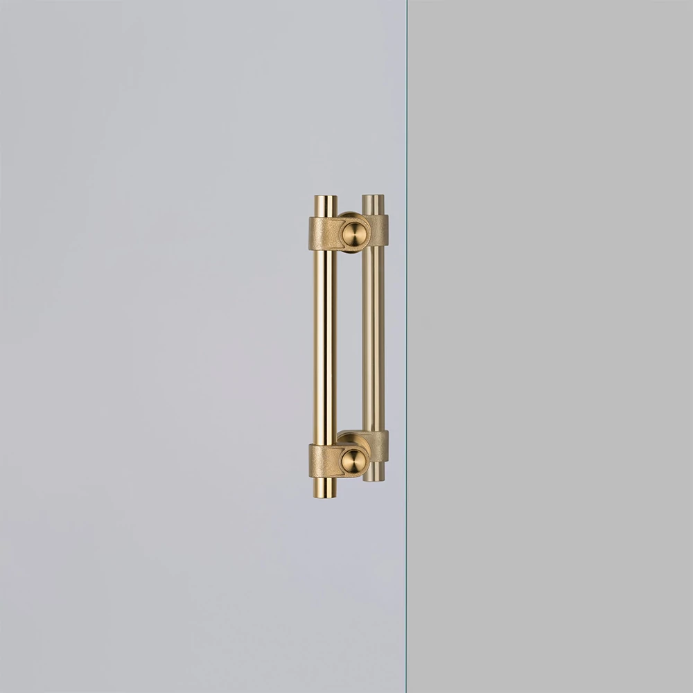 Buster+Punch Cast PULL BAR / DOUBLE SIDED szatén sárgaréz 200 mm small kétoldalú bútorfogantyú UPB-052126