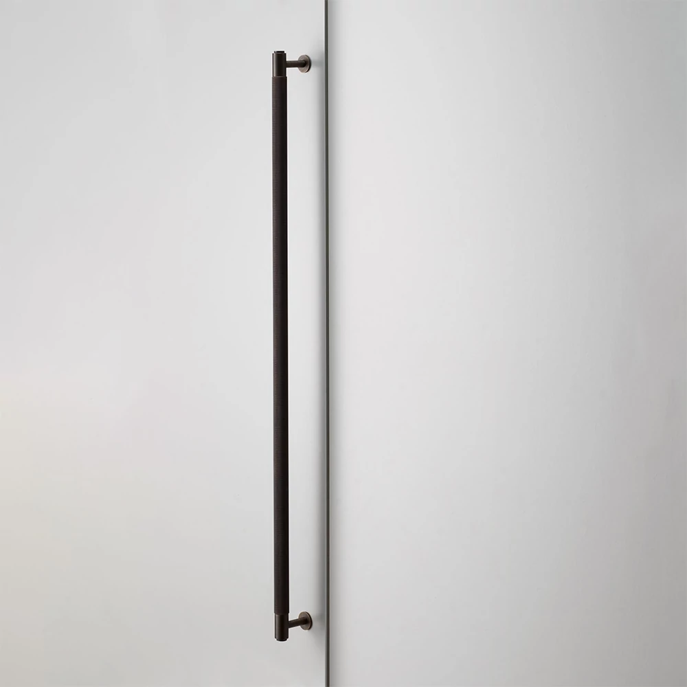 Buster+Punch Cross CLOSET BAR füstös bronz 760 mm bútorfogantyú UK-CB-760-SM-A