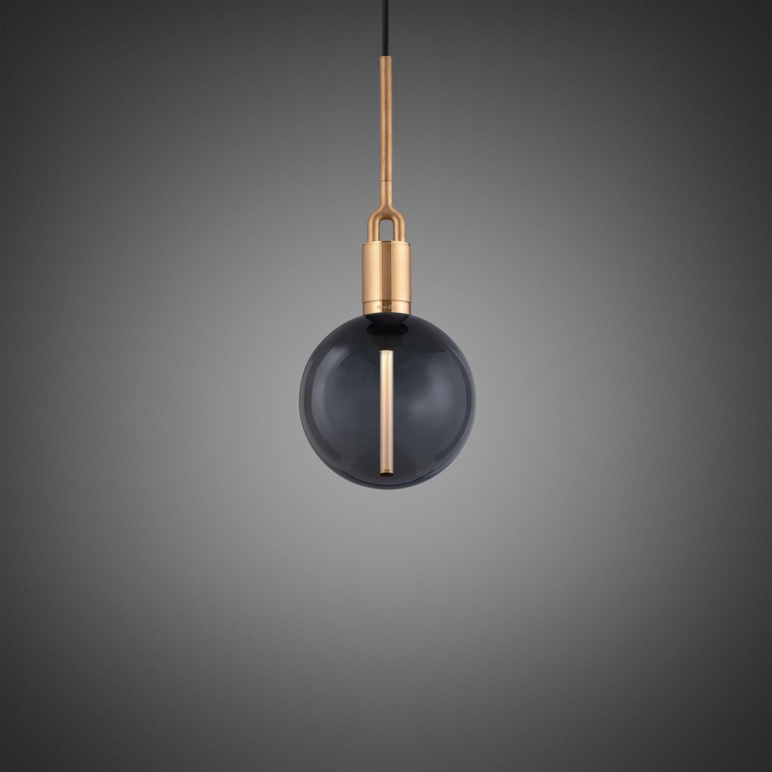 Buster+Punch Forked Globe Smoked medium függőlámpa, sárgaréz / E27 / RFP-493099