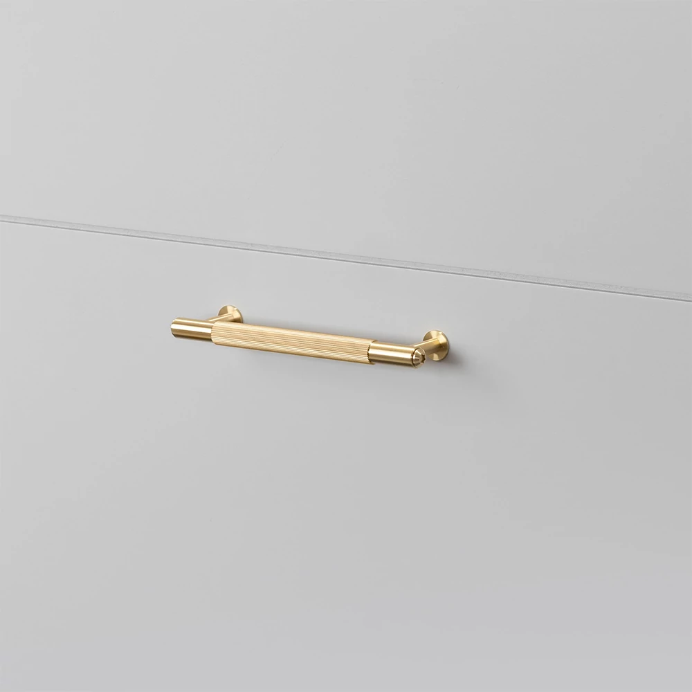 Buster+Punch Linear PULL BAR szatén sárgaréz 150 mm small bútorfogantyú GPB-05286