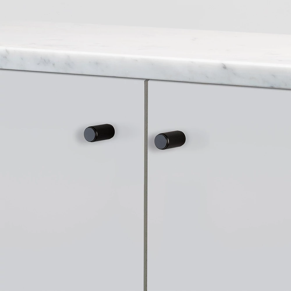 Buster+Punch Linear fekete gombfogantyú pár GFK-02318
