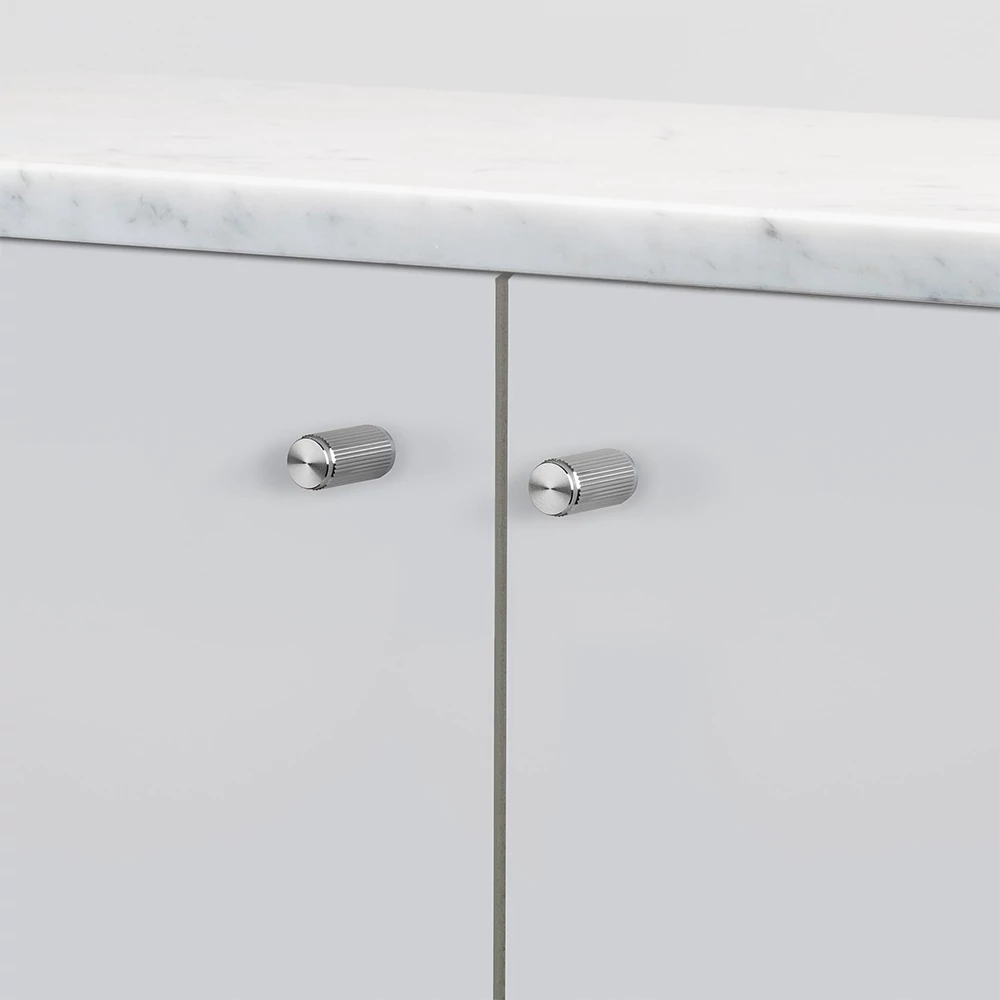 Buster+Punch Linear szatén rozsdamentes acél gombfogantyú pár GFK-07315