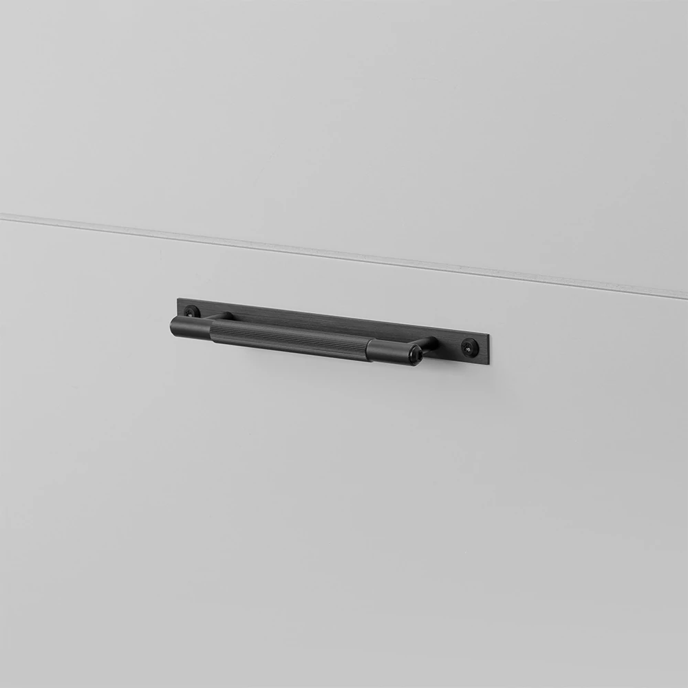 Buster+Punch Linear plate fekete small 190/125 mm bútorfogantyú GPB-02303