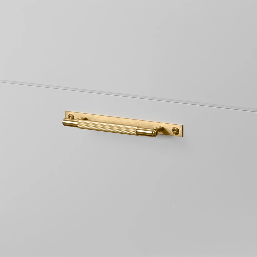 Buster+Punch Linear plate szatén sárgaréz small 190/125 mm bútorfogantyú GPB-05301