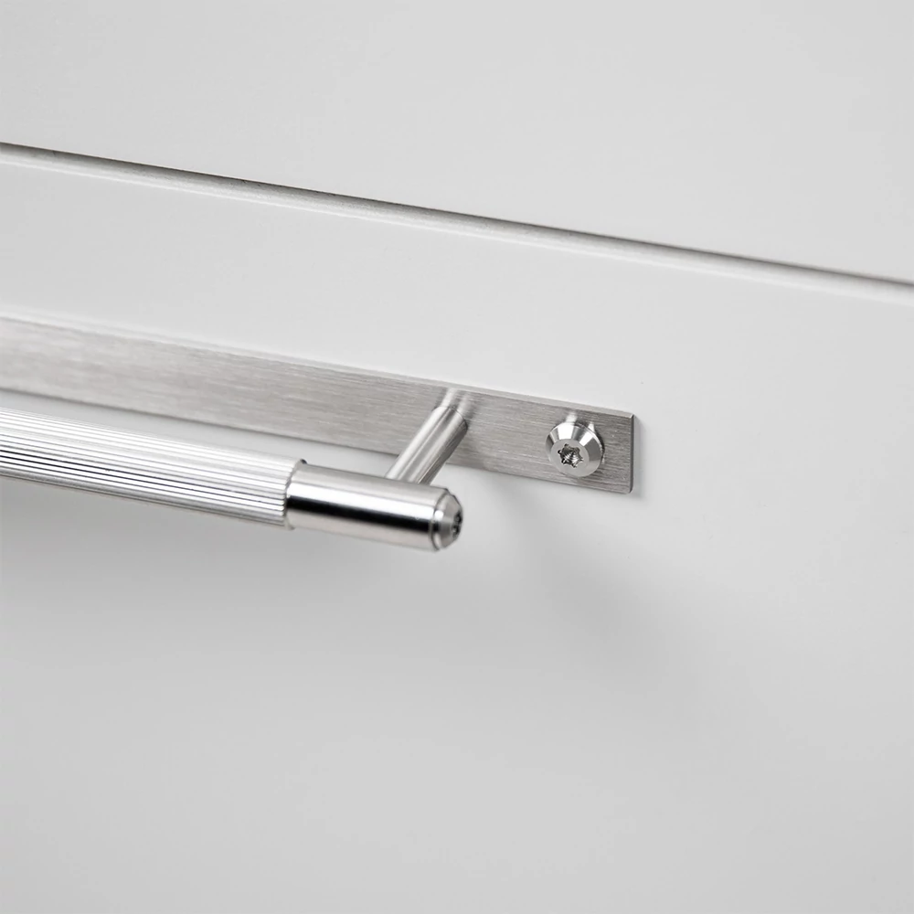 Buster+Punch Linear plate szatén rozsdamentes acél large 390/325 mm bútorfogantyú GPB-07310