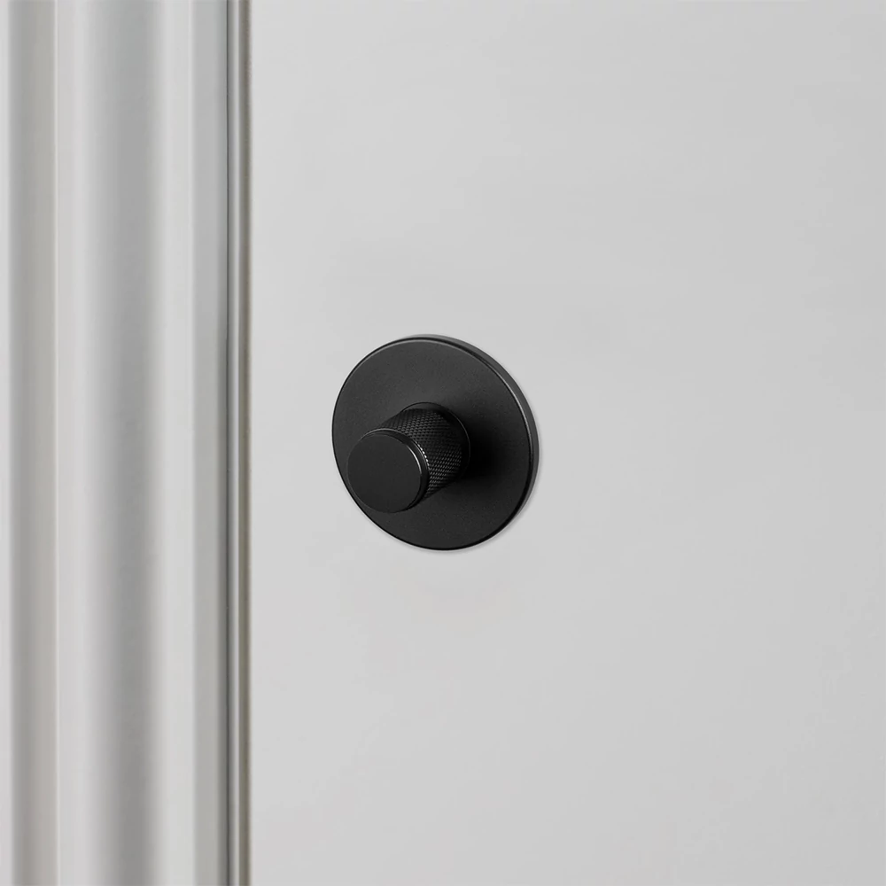 Buster+Punch Cross fekete WC kör alakú alsórozetta UK-TT-38-BL-A