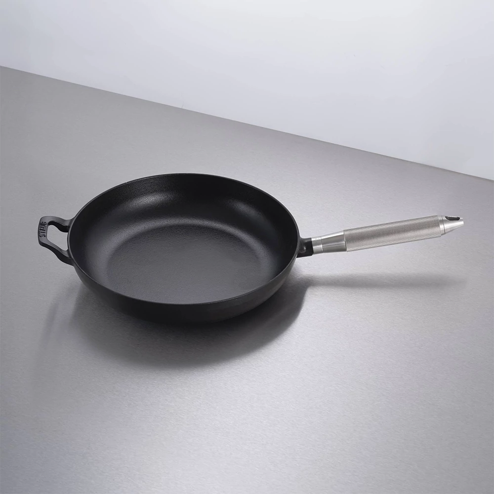 Buster+Punch PAN / ⌀ 28CM / STAUB Cross fekete - rozsdamentes acél serpenyő UKA-044239