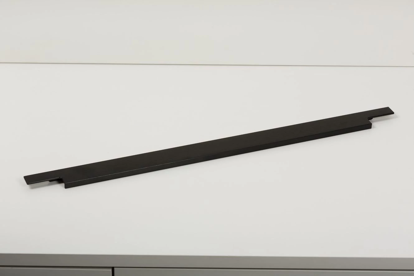 Viefe LINEAR fogantyú 19 élre ültethető, 1197 mm, alumínium, csiszolt fekete