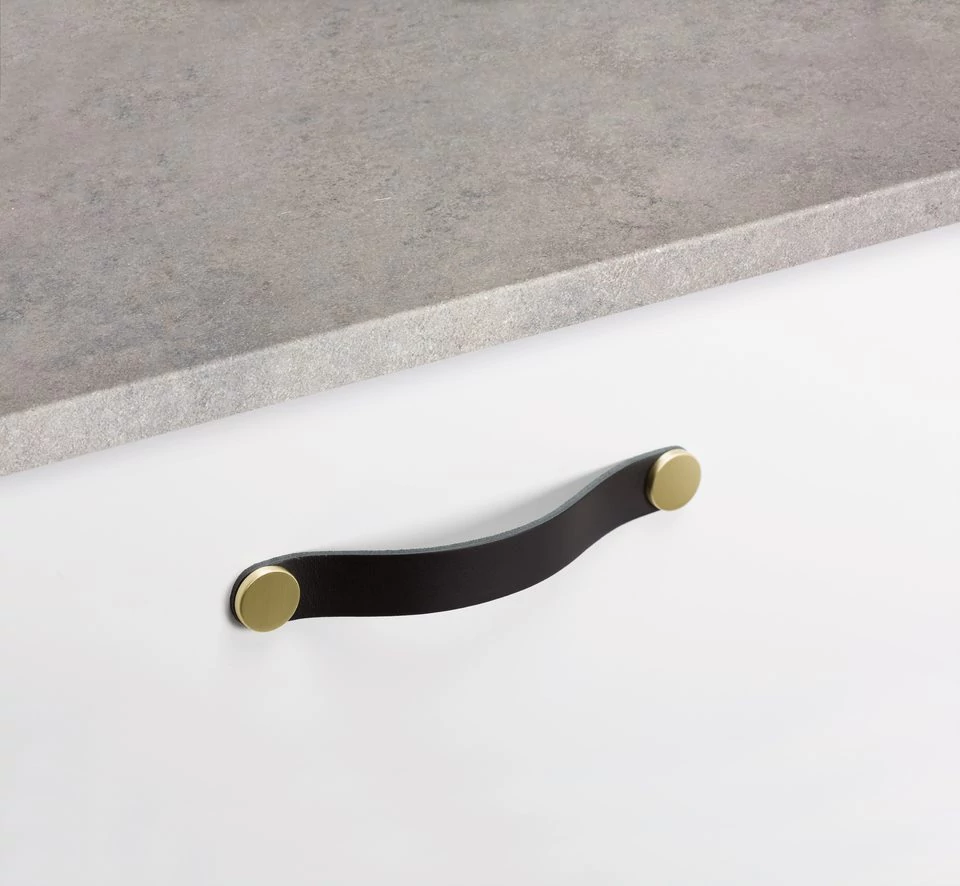 Viefe FLEXA fogantyú 160 mm, bőr-fém, fekete bőr + sárgaréz